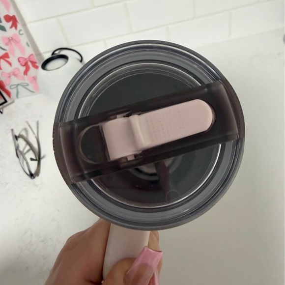Stanley Blush Travel Mug with Handle - Picture 3 of 3